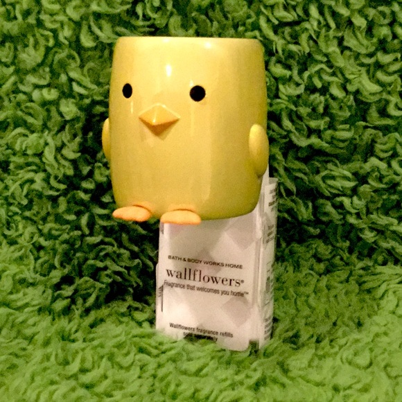 NWT 🐣 Bath and Body Works Easter Chick Wallflower Plug - Picture 5 of 8